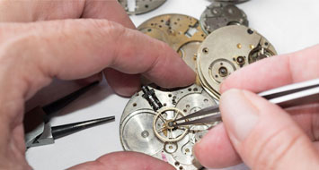 长春卡地亚手表特约维修部